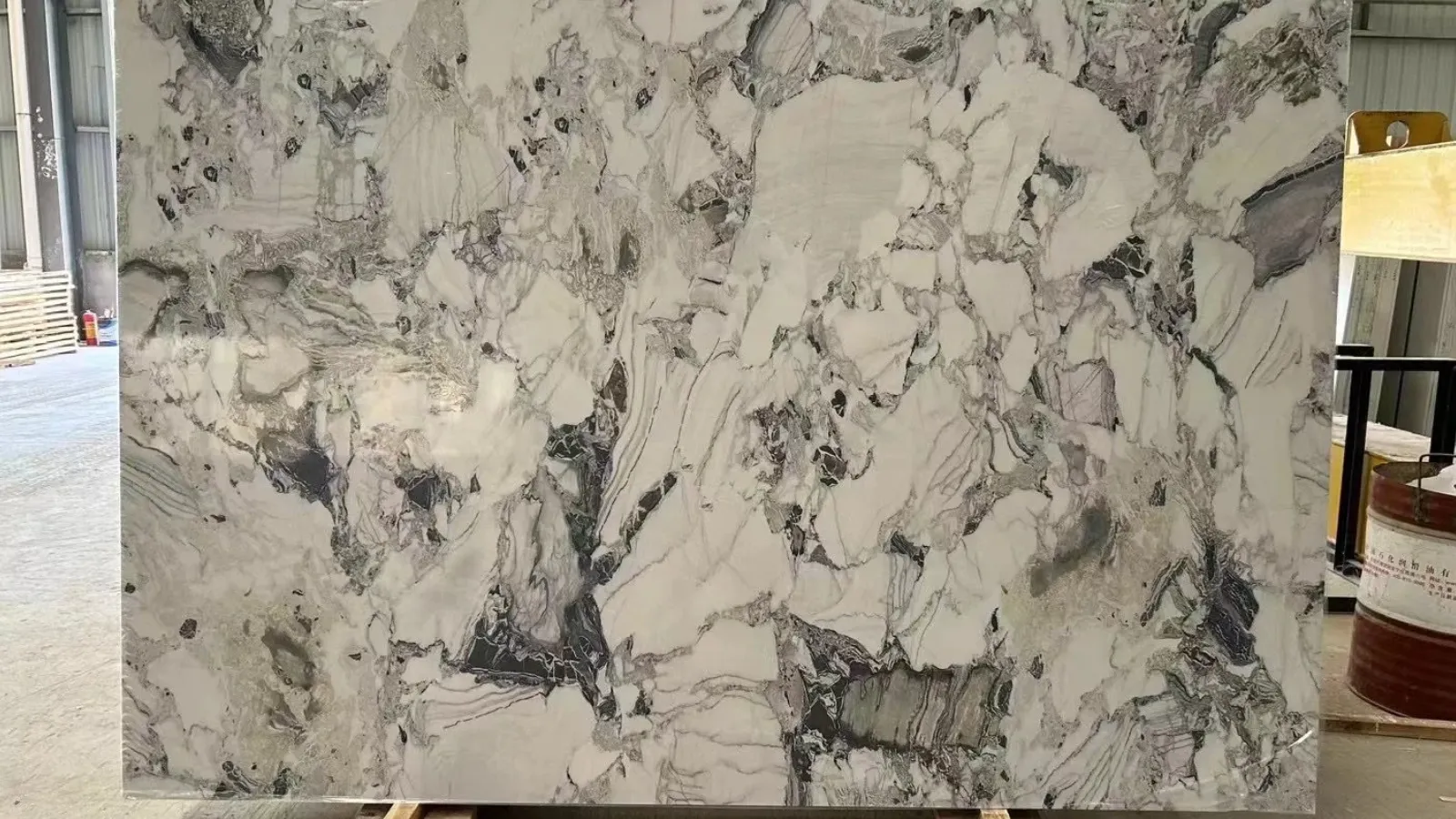 Artificial Breccia Grey Marble Look Slab – Large Grain Stone Effect
