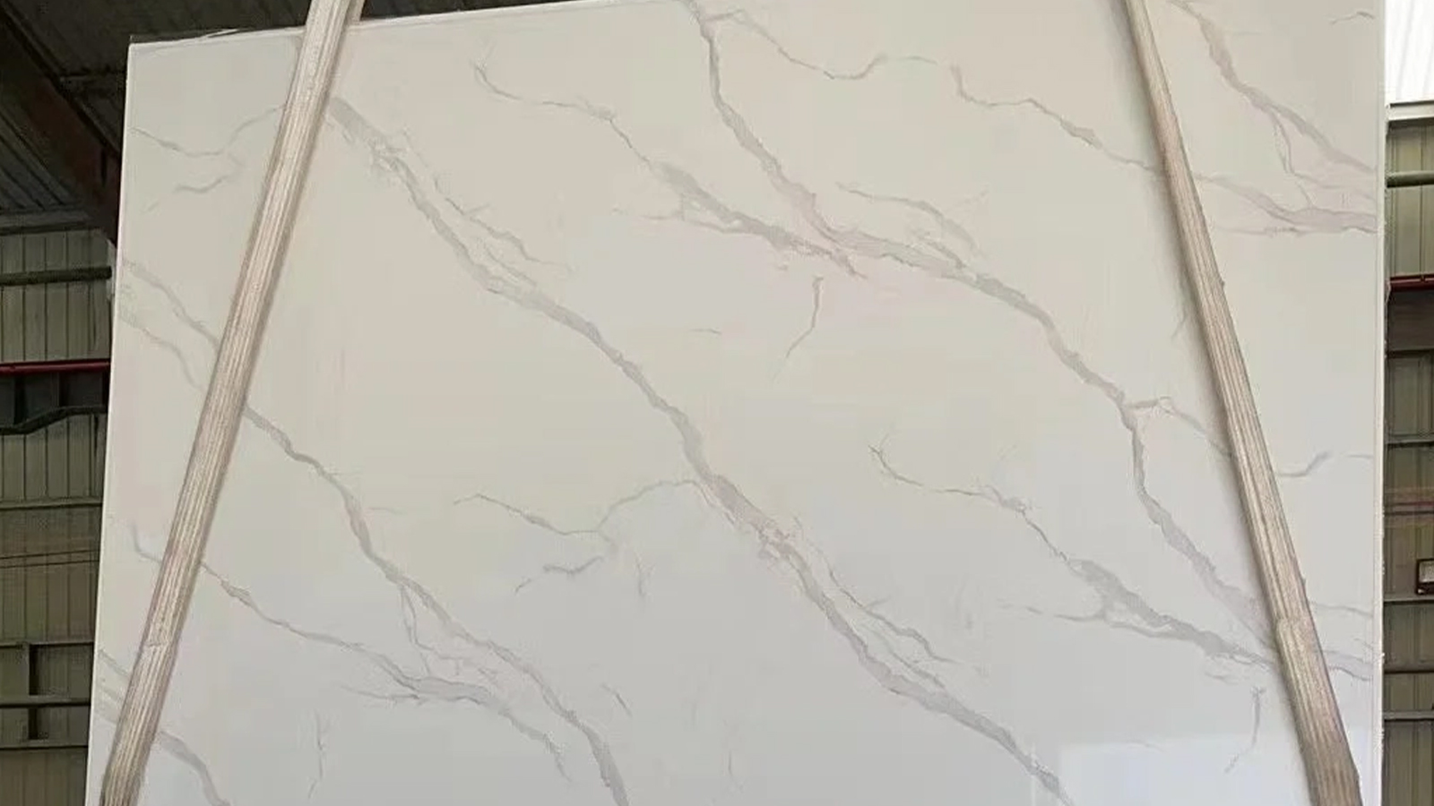 Classic Carrara Artifical Stone | White Veined Quartz Stone Slab for Kitchen and Bathroom