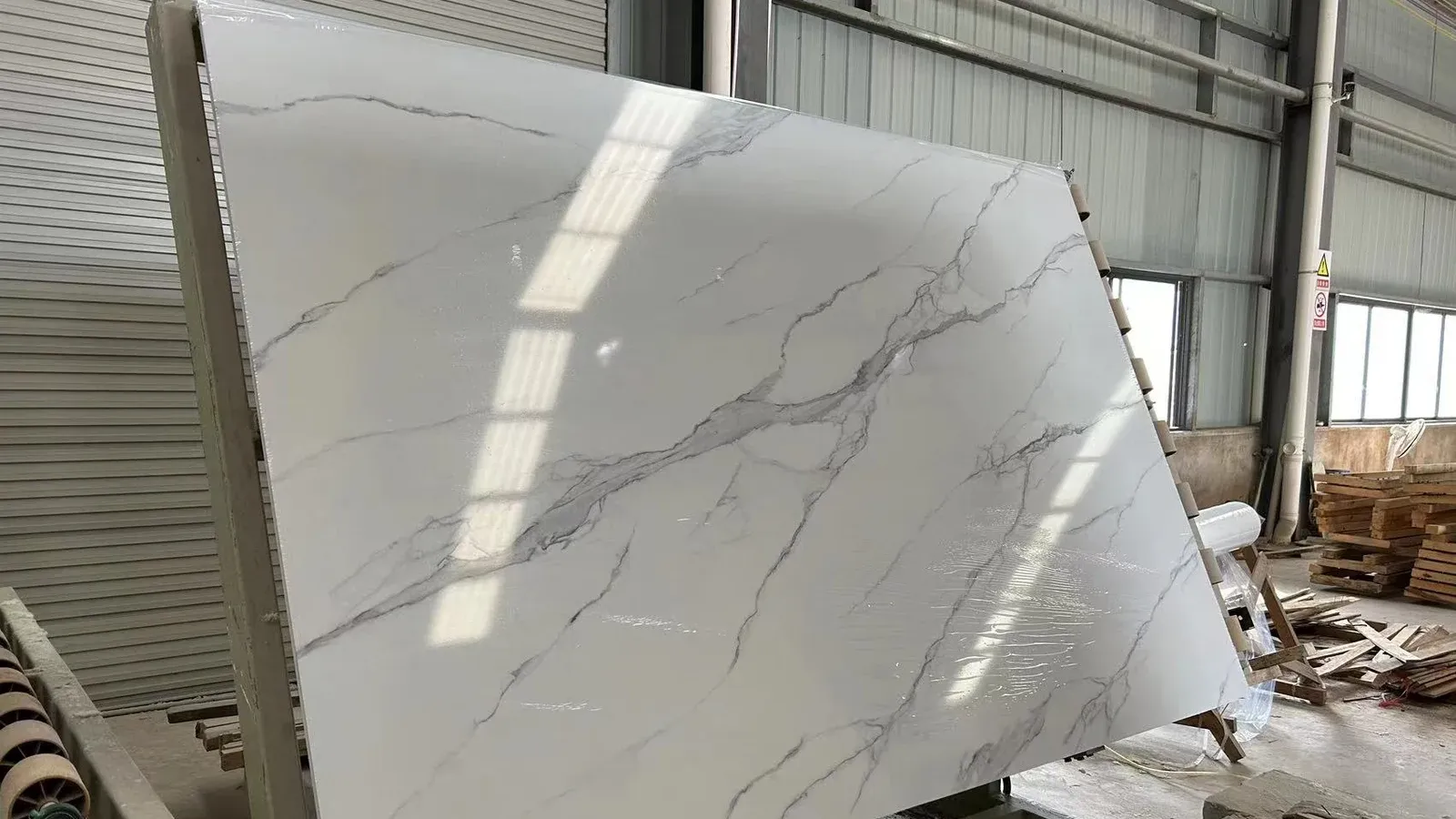 Modern Minimalist Artifical Stone | Linear Pattern Quartz Stone Slab for Kitchen & Bathroom Countertops