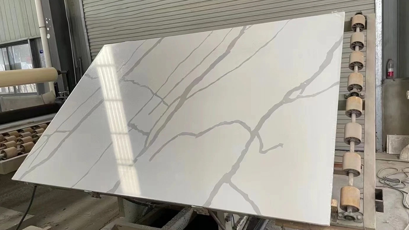 Modern Minimalist Artifical Stone | Concrete Look Quartz Stone Slab for Kitchen & Wall Panels
