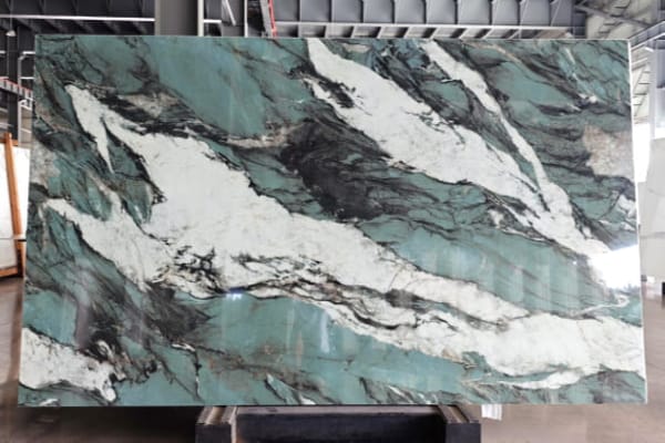 Nano Verde Wave Slab | Green & White Marble-Look Engineered Stone