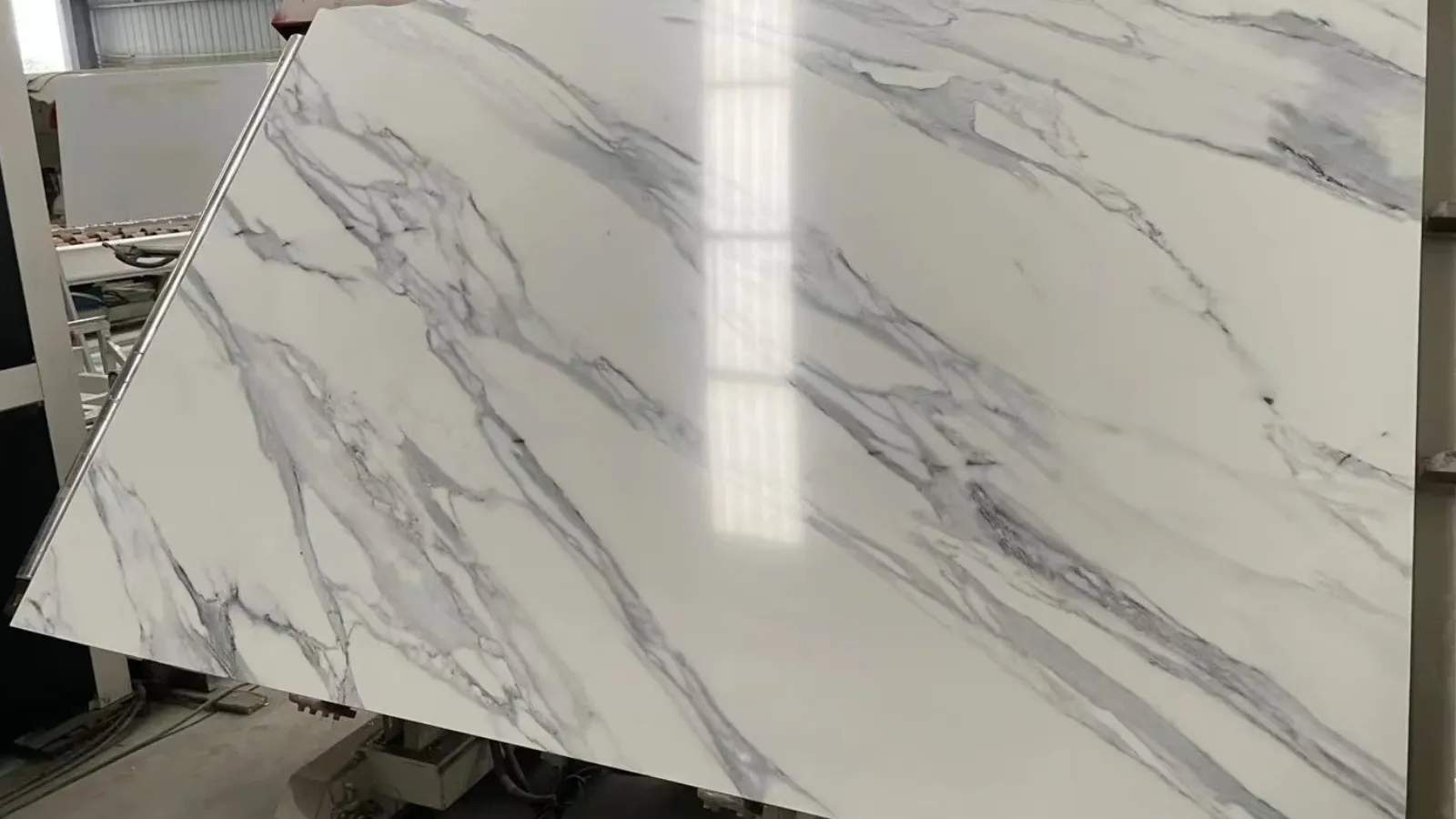 Artificial Calacatta Marble Look Stone Slab - White with Bold Grey Veins