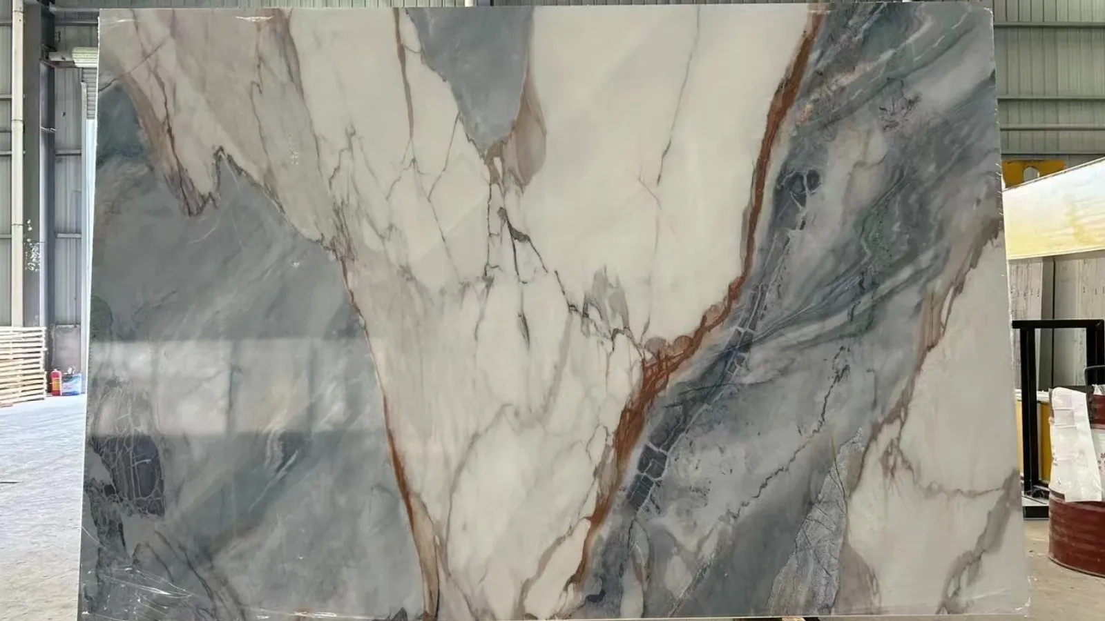 Classic Marble-Inspired Artifical Stone | Subtle Veined Quartz Stone Slab for Kitchen & Bathroom Surfaces