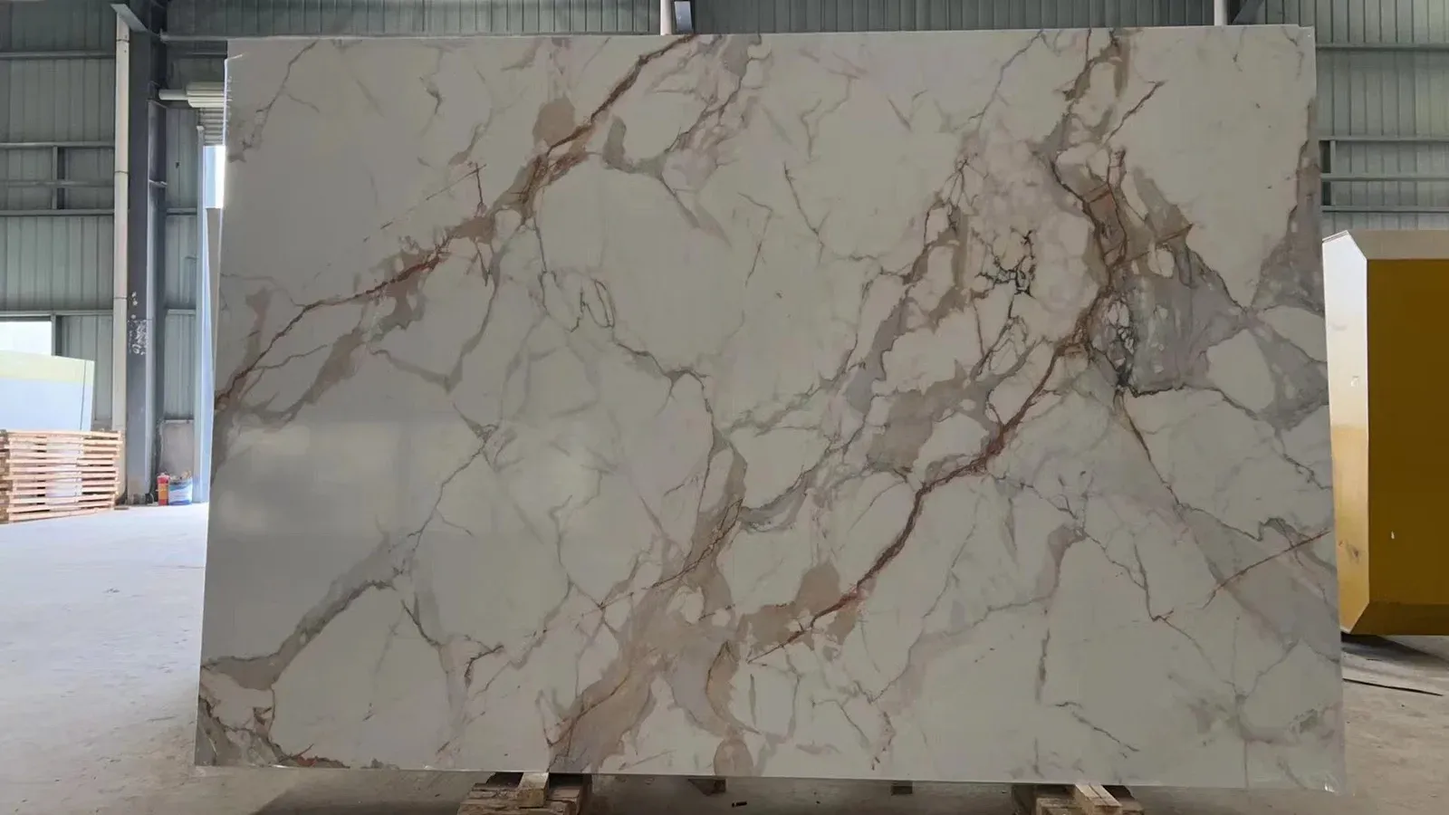 Industrial Style Artifical Stone Slab | Flow Vein Quartz Stone for Kitchen & Walls