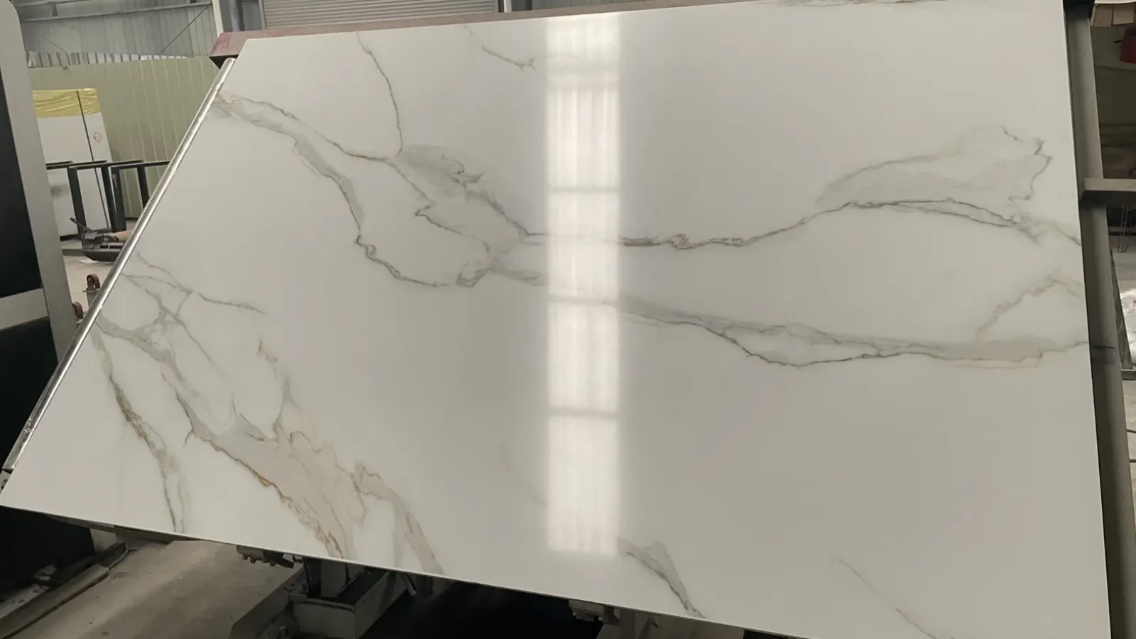 Artificial Calacatta Classic Marble Look Stone Slab – White with Grey & Golden Veins