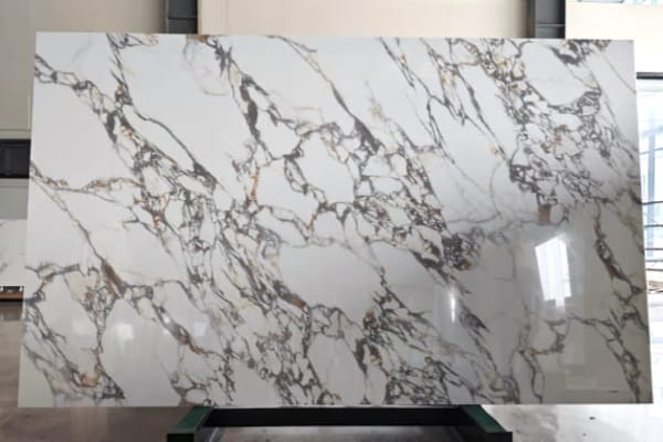 Calacatta Oro Nano Stone Slab – White Marble-Look Surface with Golden Veins