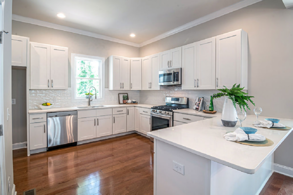 Quartz Countertops in Residential Apartments